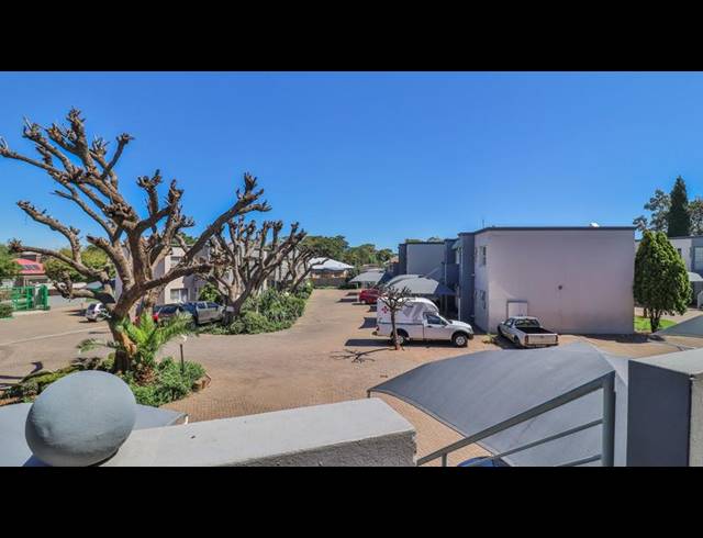 2 BEDROOM APARTMENT FOR SALE IN MALVERN EAST EXT